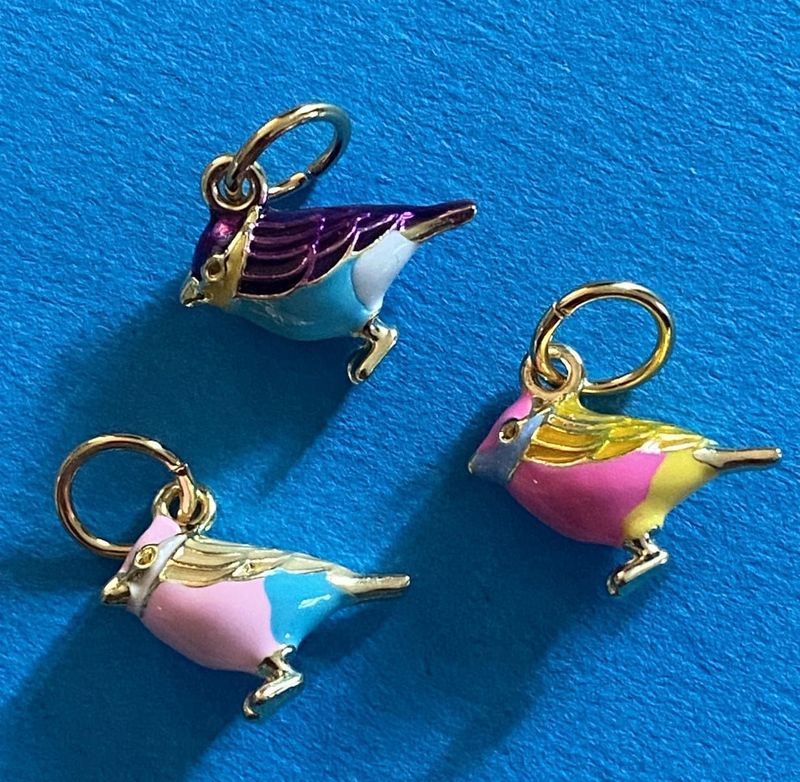 Breloques oiseaux charmes lacets