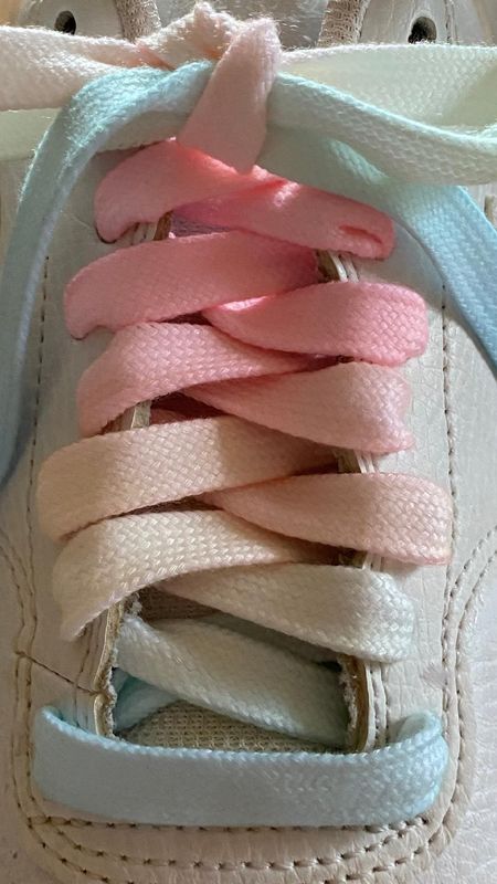 Pastel gradient laces in several colors