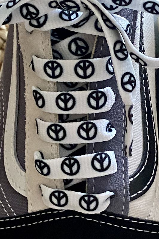 Peace & Love flat shoelaces white