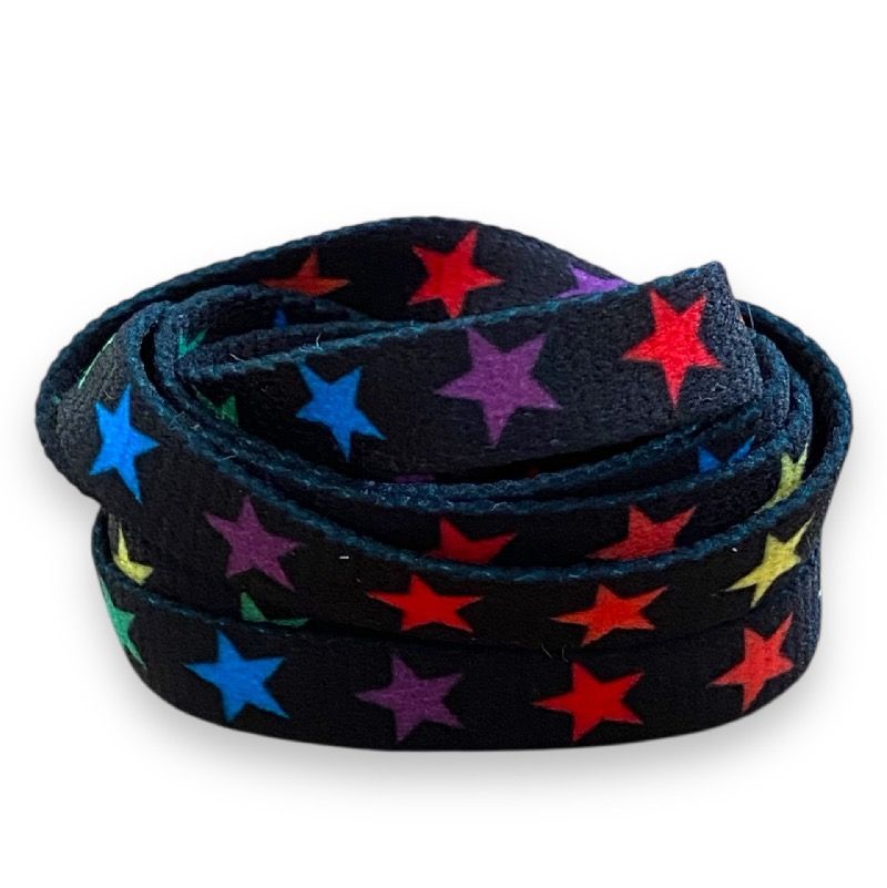 Lacets plats noir et étoiles multicolores