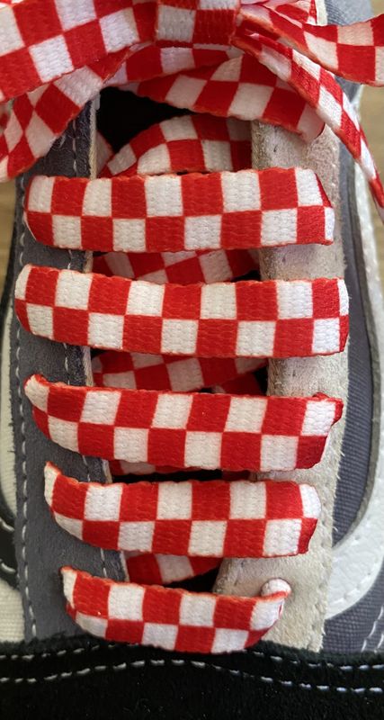 Lacets plats damier colorés