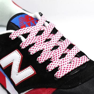 Flat or round sports laces