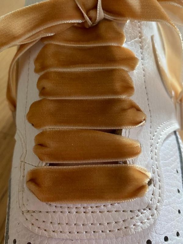 Caramel Velvet Shoelaces