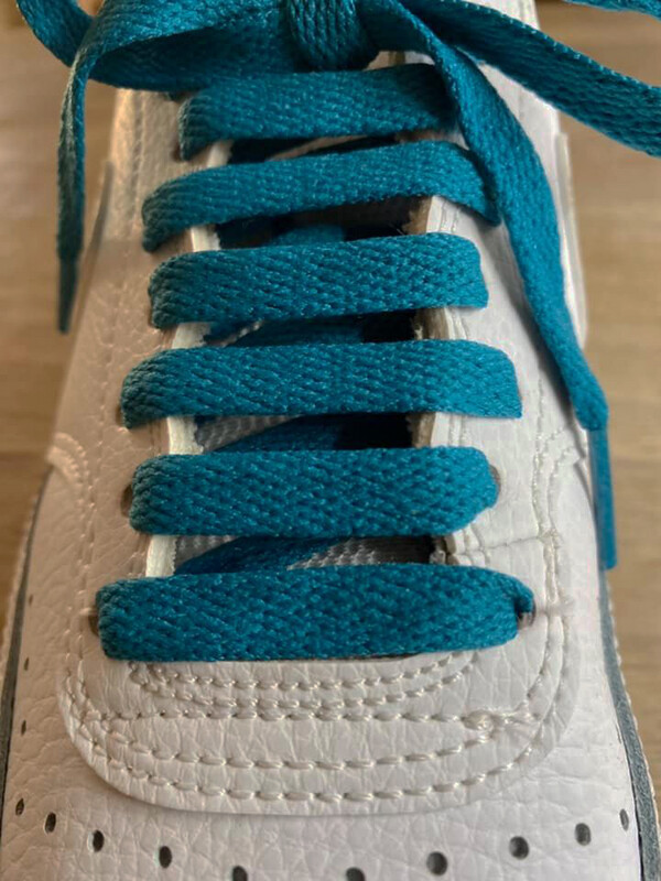 Lacets plats bleu canard pour sneakers et baskets | CrazyLace