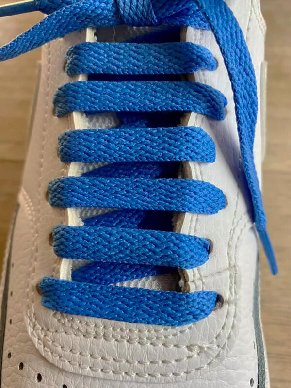 Lacets plats bleu azur pour sneakers et baskets | CrazyLace