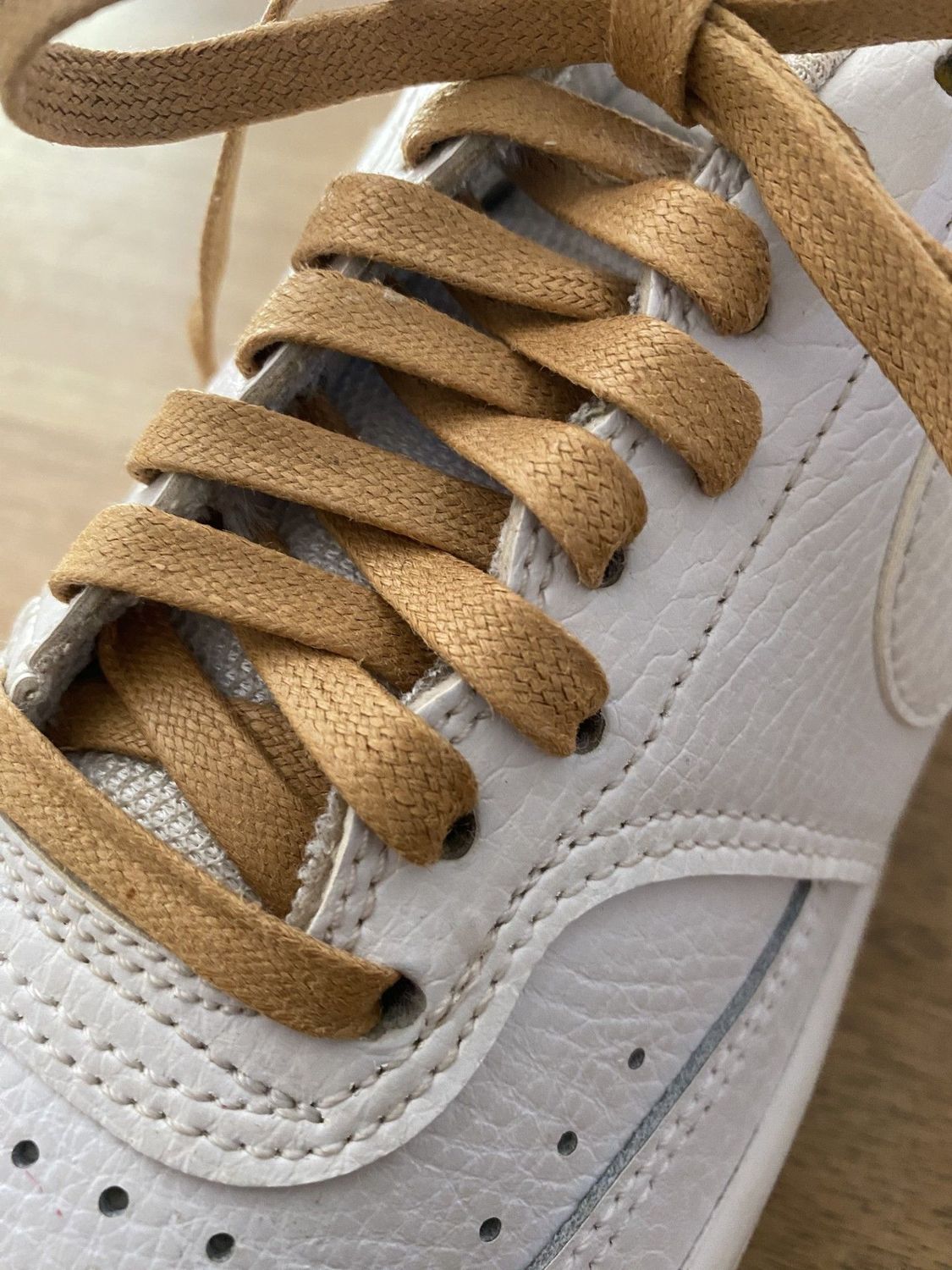 Lacets cirés plats caramel en coton - 120 cm largeur 8mm pour chaussures et sneakers Lacets cirés plats caramel en coton - 120 cm largeur 8mm pour chaussures et sneakers