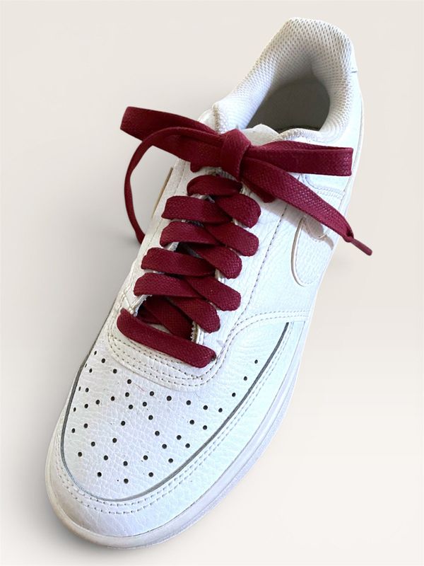 Sneaker flat waxed wine laces