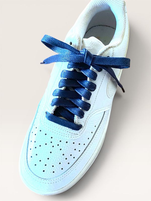 Sneaker flat waxed royal blue shoelaces
