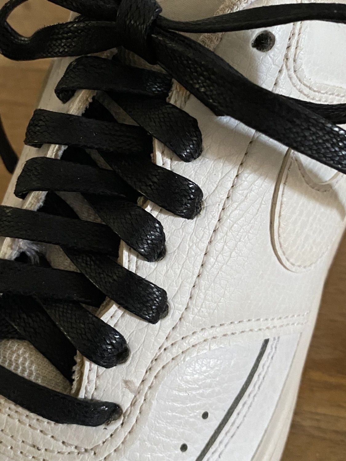 Lacets cirés plats noirs en coton - 120 cm largeur 8mm pour chaussures et sneakers Lacets cirés plats noirs en coton - 120 cm largeur 8mm pour chaussures et sneakers