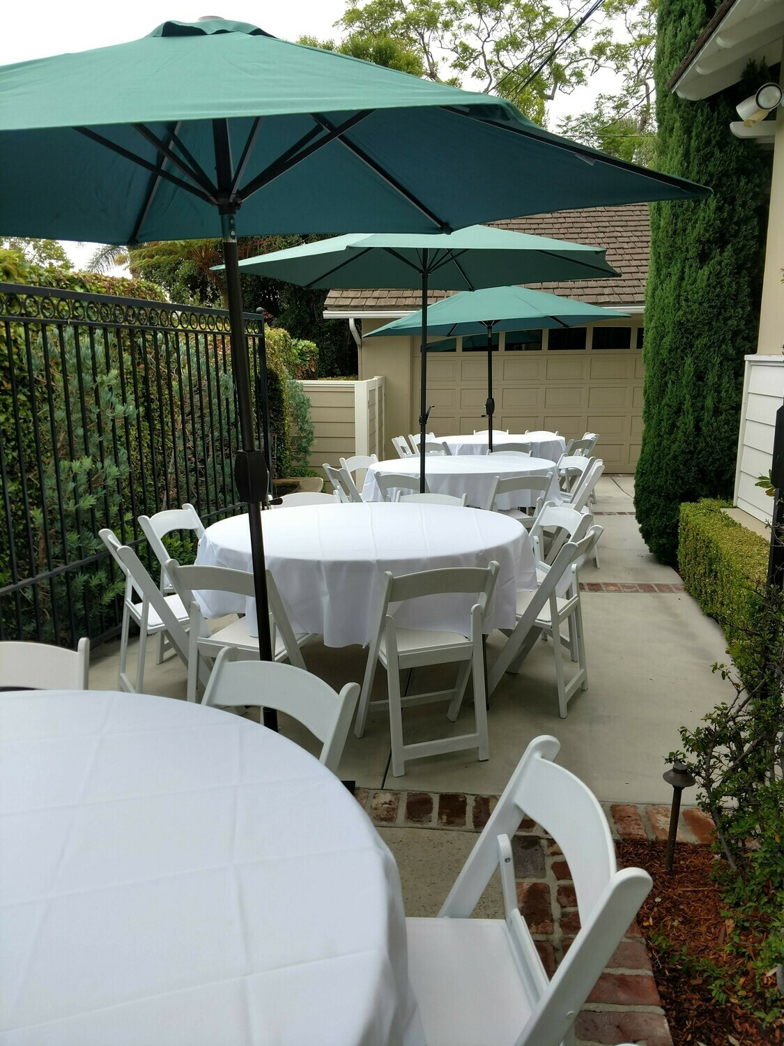 Round table with umbrella rental near me sale