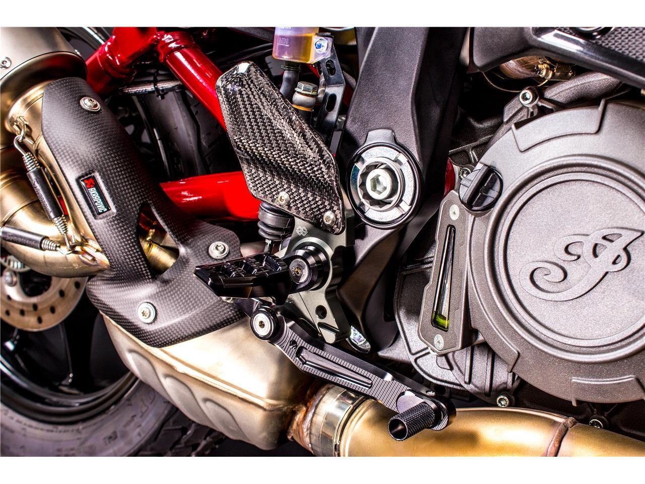 Estriberas retrasadas Gilles Tooling RCT10, negro / plata INDIAN FTR 1200