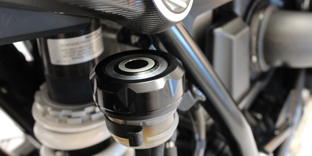 Brake Fluid Reservoir Cap
GILLES TOOLING
MC COVER BK