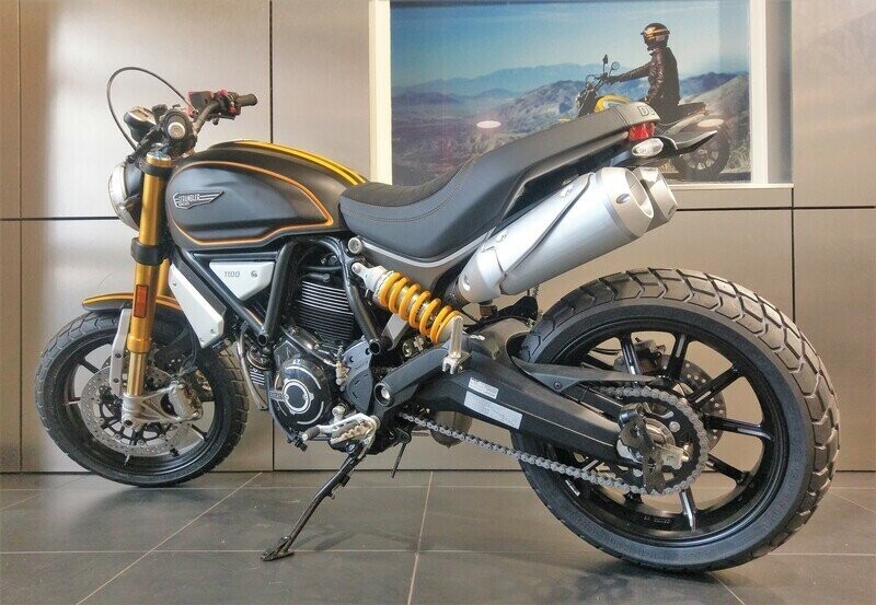 Portamatrículas lateral Ducati Scrambler 1100 negro