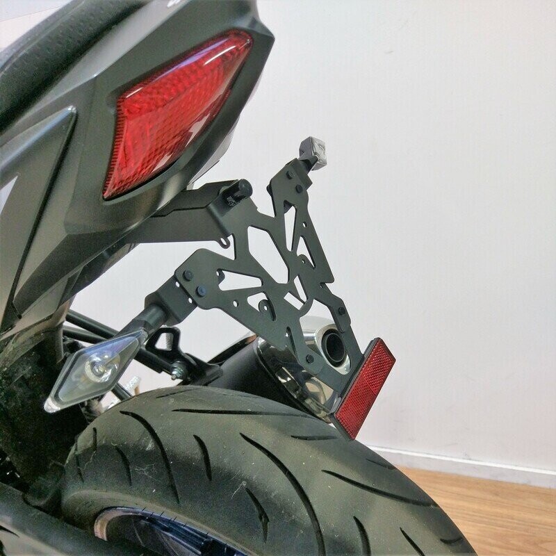 Portamatrículas Suzuki SV650X negro