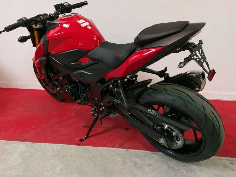Portamatrículas Suzuki GSX-S750/S1000 negro