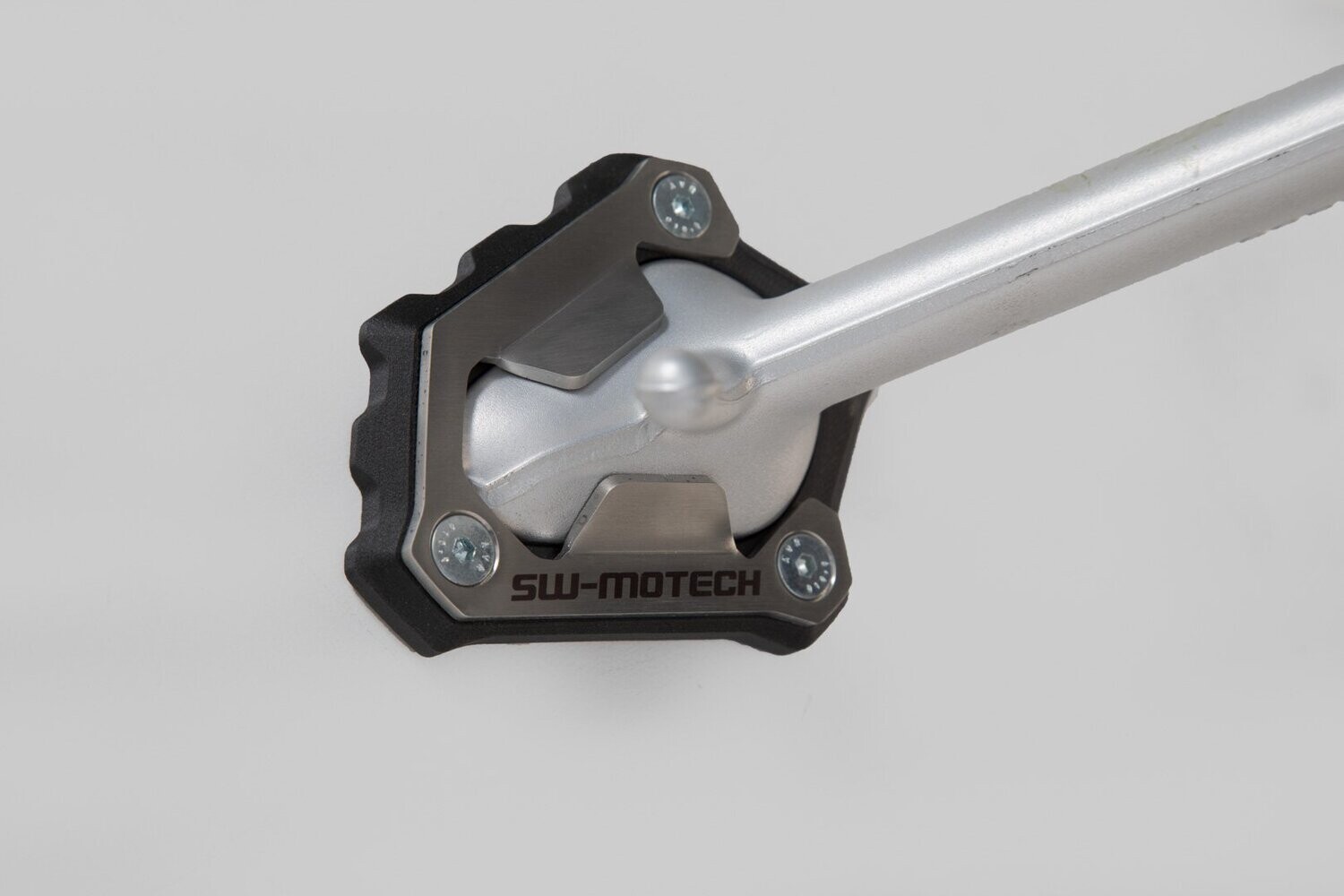 Ampliación apoyo caballete lateral SW-MOTECH
SIDE STAND FOOT EXT TRIUMPH SCRAMBLER 1200