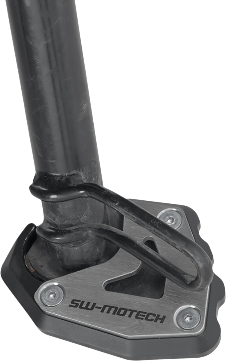 Ampliación apoyo caballete lateral SW-MOTECH
SIDE STAND FOOT EXT TRIUMPH TRIDENT 660