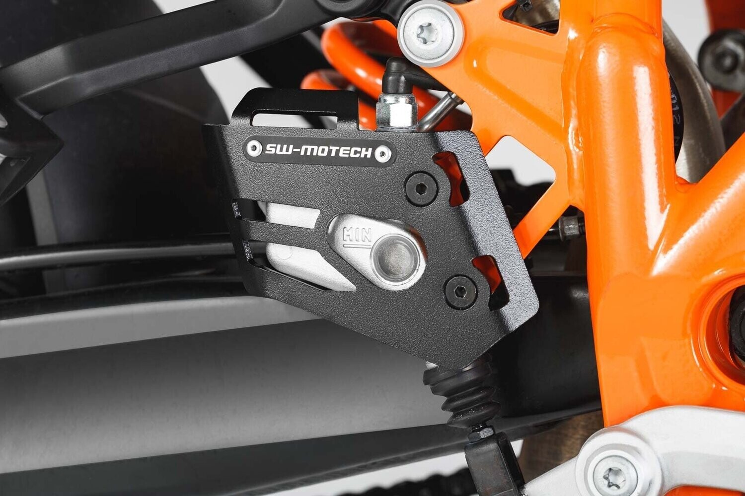Protección bomba de freno KTM 990