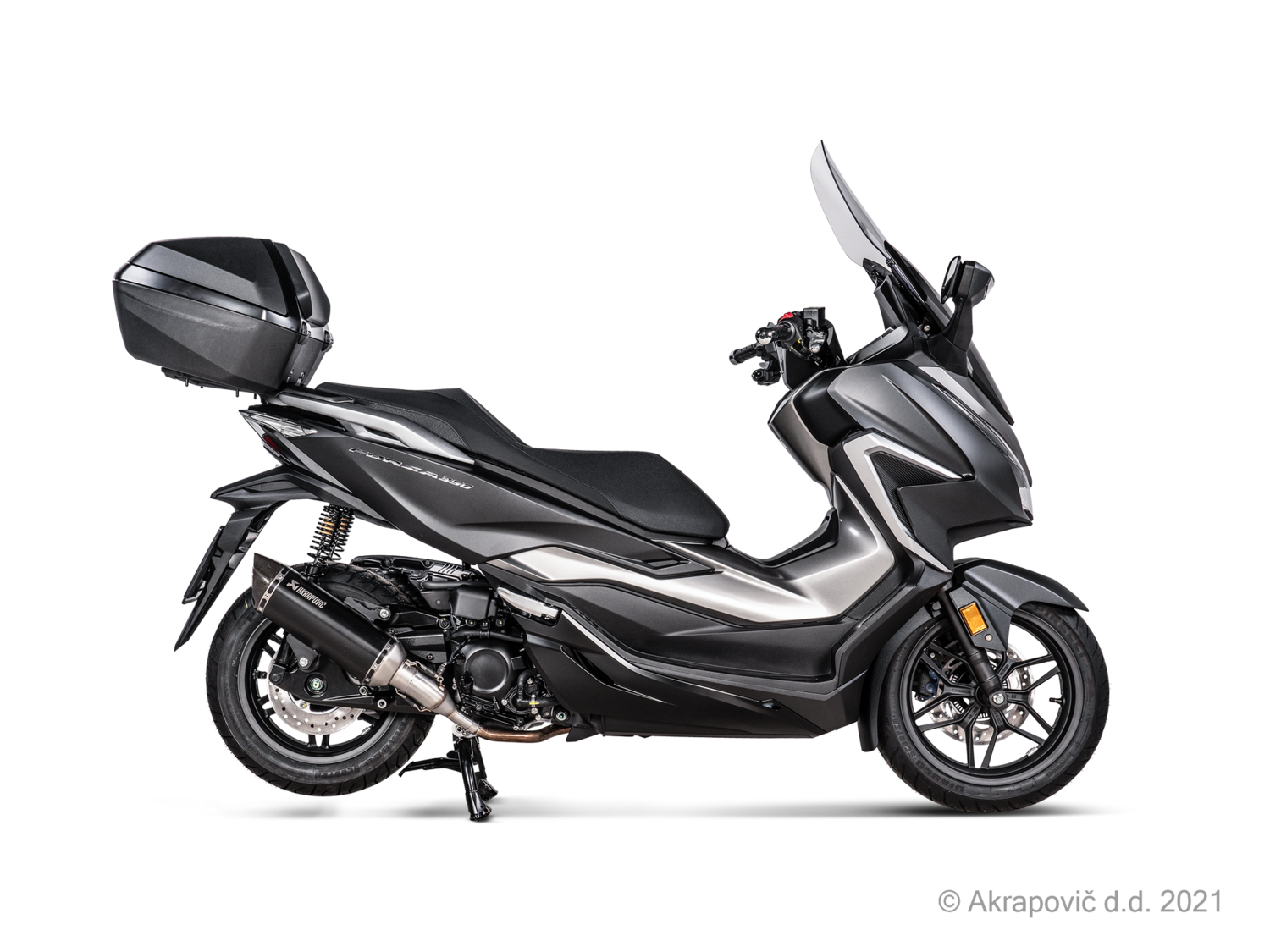 Silenciador Slip-On Line SCOOTER AKRAPOVIC
MUFFLER SS BK FORZA 350/ADV