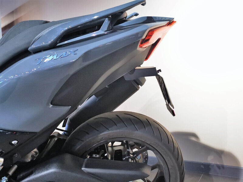 Soporte de matrícula V-PARTS - Yamaha T-Max 560