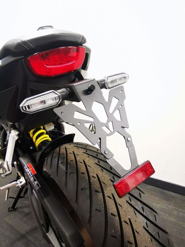 Portamatriculas V PARTS negro - Honda CB650R
