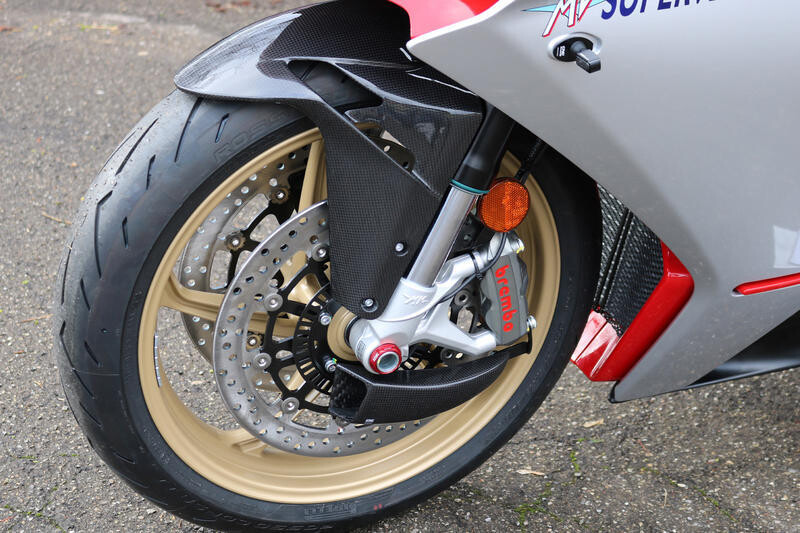 Tuerca rueda delantera Ducati MV Agusta