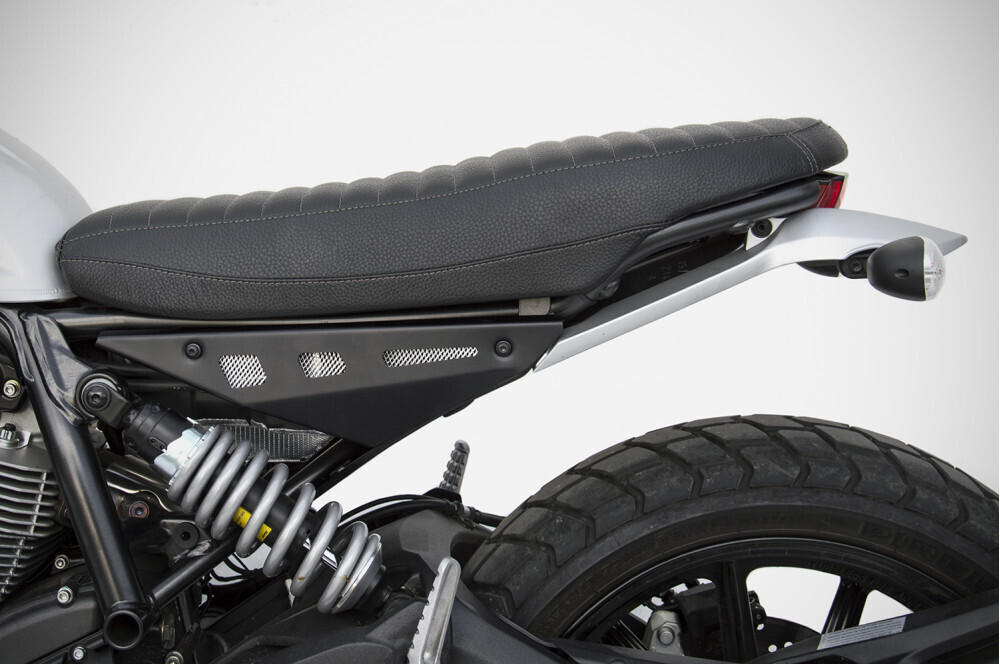 SCRAMBLER 800 Y SIXTY2 | PANEL LATERAL ALUMINIO NEGRO
2015-2019