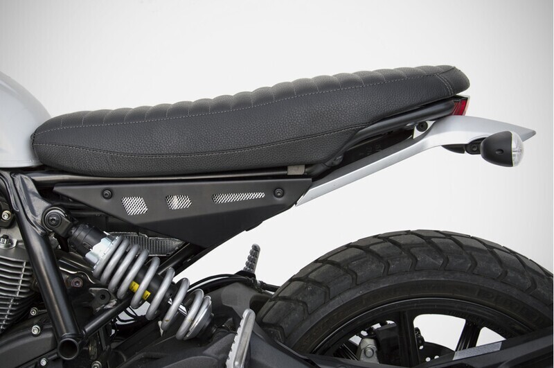 SCRAMBLER 800 Y SIXTY2 | PANEL LATERAL ALUMINIO NEGRO
2015-2019