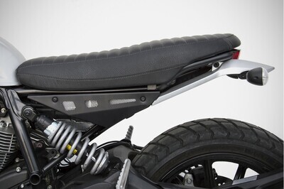 SCRAMBLER 800 Y SIXTY2 | PANEL LATERAL ALUMINIO NEGRO
2015-2019