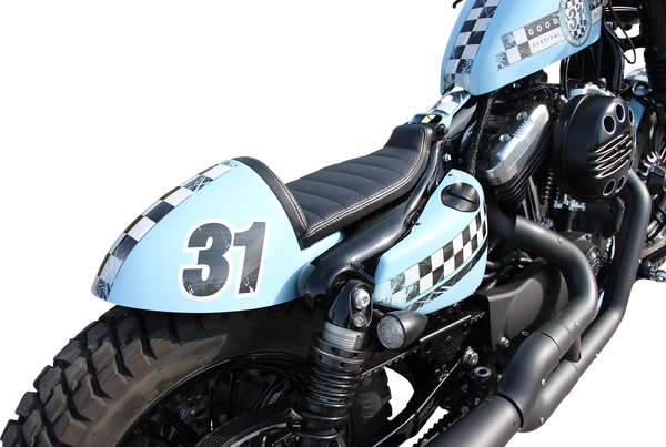 Guardabarros trasero Cafe con asiento CULT WERK
RR FENDER CAFE W/ HARLEY DAVIDSON SEAT XL