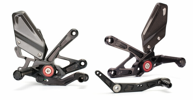 Estriberas retrasadas Gilles Tooling MUE2, negro para Yamaha R1 2015/2023