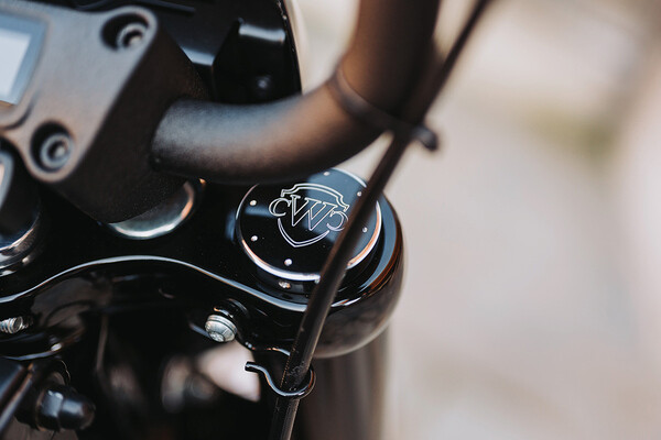 Tapones de horquilla CULT WERK FORK CAP W/ MILLINGT Harley Davidson Softail