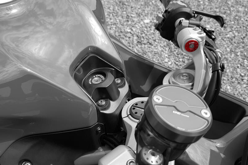 TAPONES PARA SEMI-MANILLARES CNC RACING