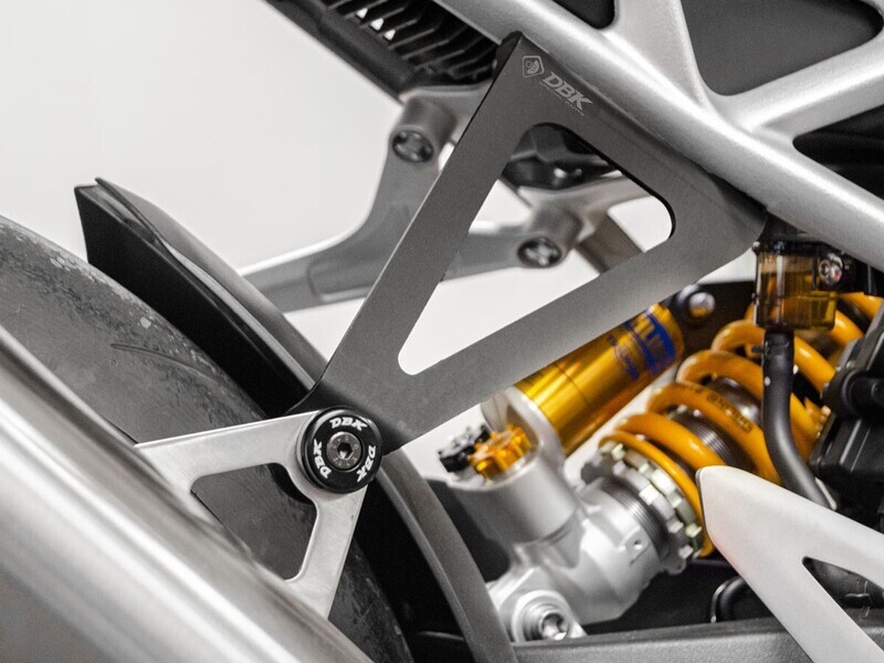 SS04 - KIT SOPORTE DE ESCAPE TRIUMPH ST RS