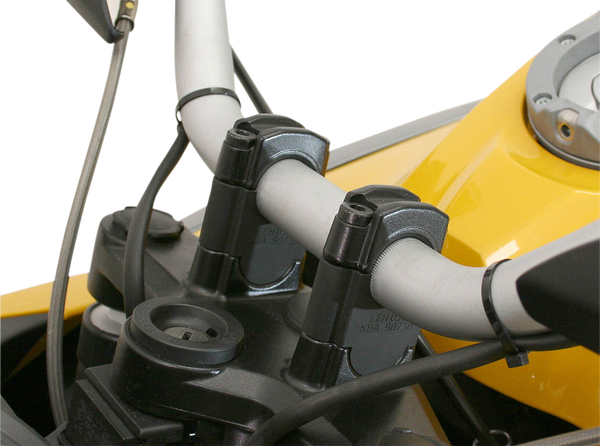 Elevador de manillar 30 mm SW-MOTECH
BAR RISER para Bmw F800 / R1200GS Elevador de manillar 30 mm SW-MOTECH
BAR RISER para Bmw F800 / R1200GS