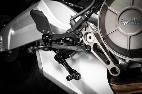 Juego de estriberas GILLES TOOLING
REARSET FACTOR-X BK  ARPILIA RS660 / TUONO