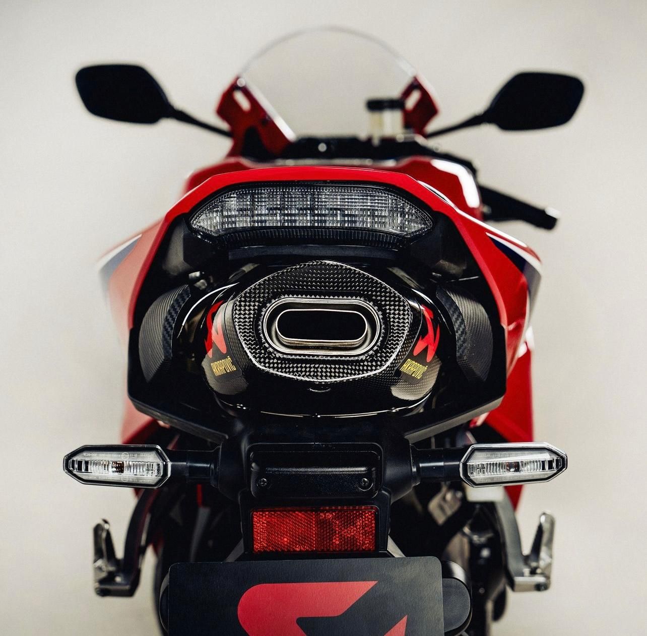 SILENCIADOR AKRAPOVIC MUFFLER SLIP-ON TITANIUM CBR600RR 24