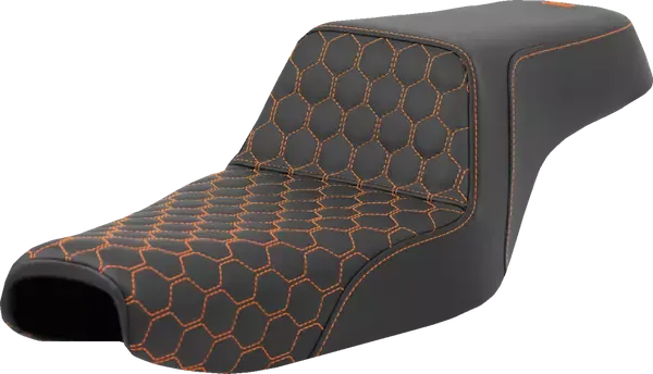 Asiento elevador tipo panal SADDLEMEN
SEAT STEP UP HC ORANGE STITCH para Harley Davidson XL