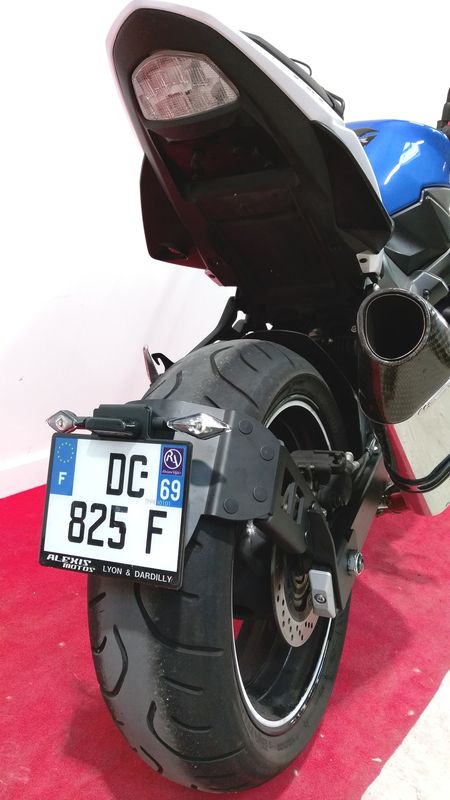 Portamatrículas a la rueda Suzuki GSR750 negro