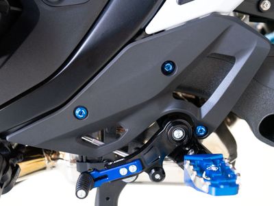 KVT66 - KIT DE TORNILLOS DEL PANEL LATERAL TRASERO BMW R1300GS