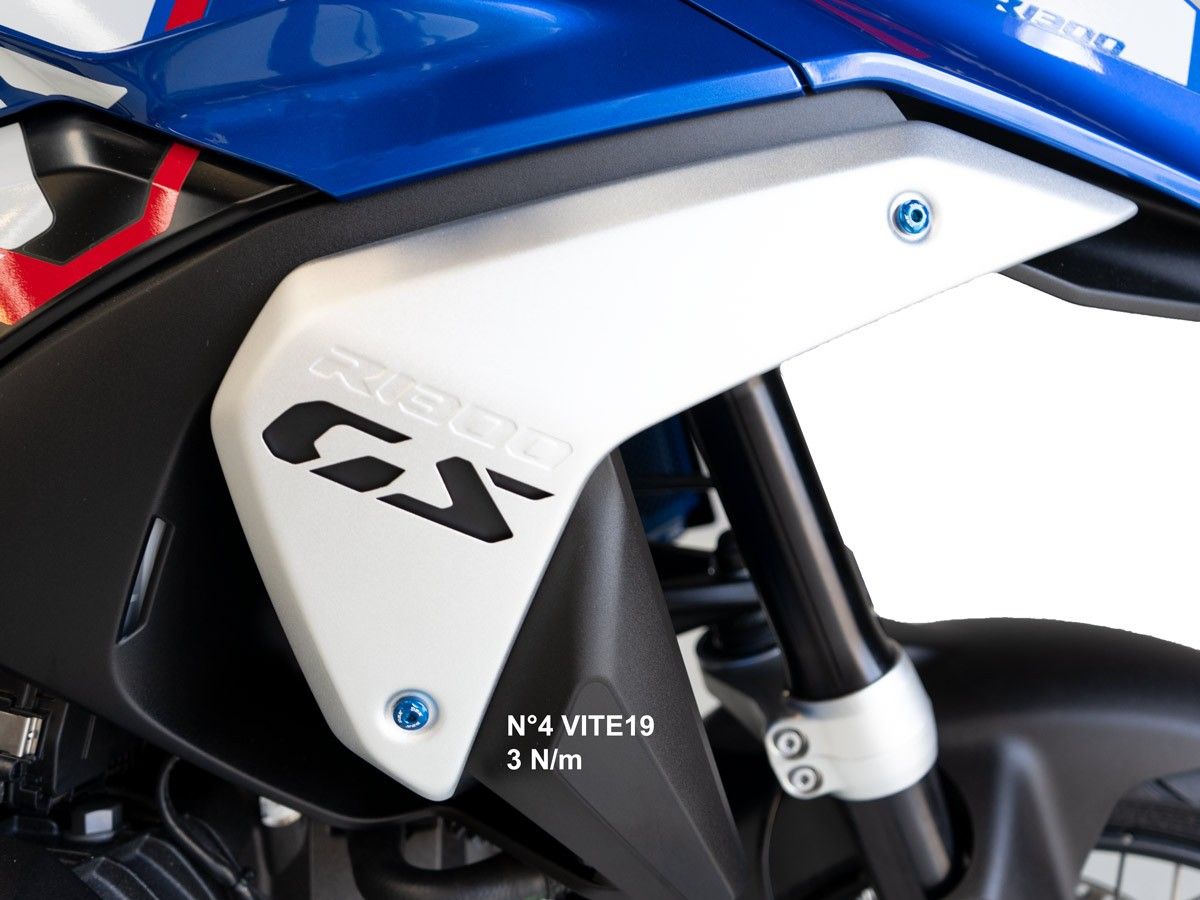 KVT61 - KIT DE TORNILLOS PARA PANEL LATERAL BMW R1300GS