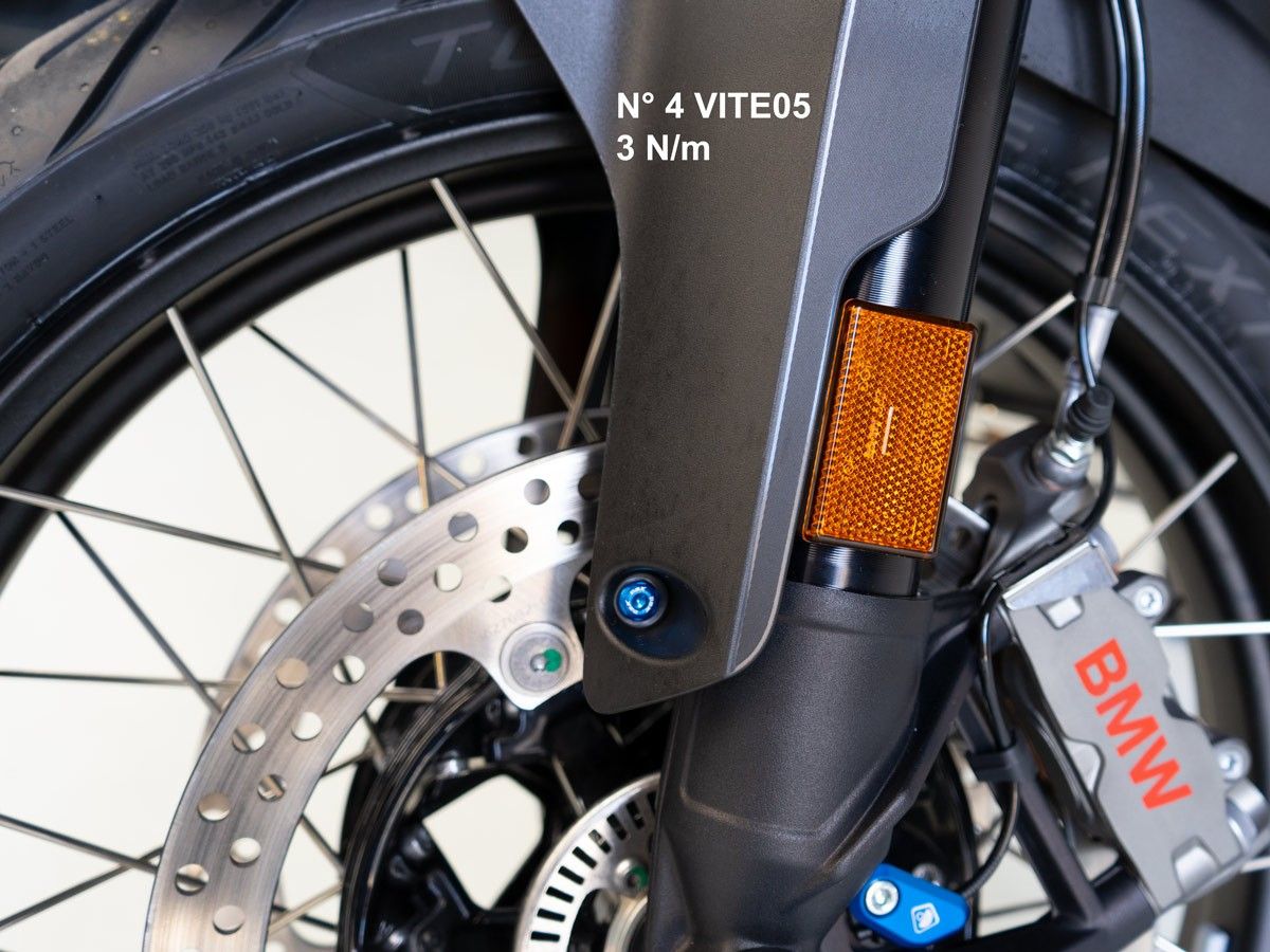 KVT63 - KIT DE TORNILLOS PARA GUARDABARROS DELANTERO BMW R1300GS