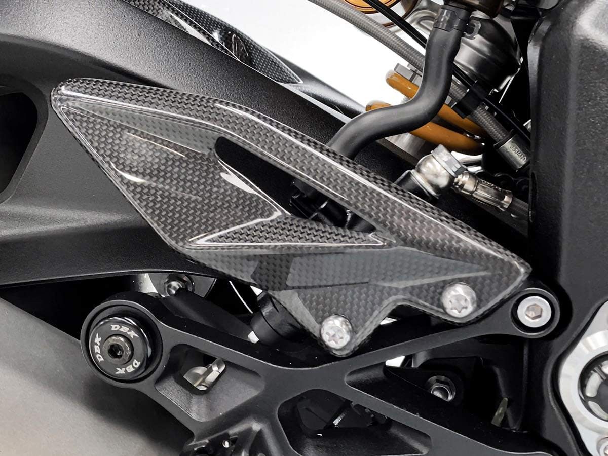 CRB90L - PROTECTORES DE TALÓN TRIUMPH STREET TRIPLE EN CARBONO BRILLANTE
