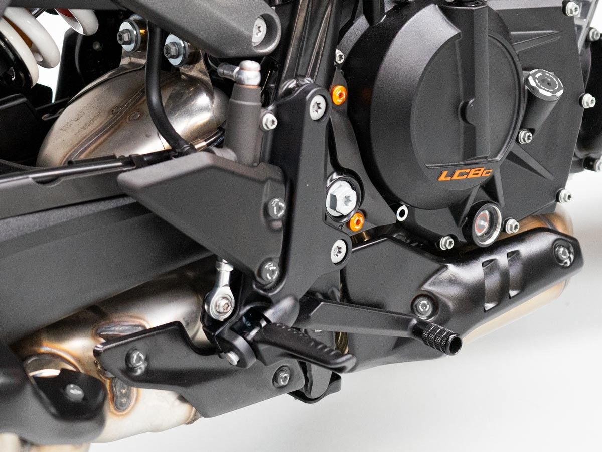 KVT76 - KIT DE TORNILLOS DE CUBIERTA DE PLÁSTICO PARA CAJA DE CILINDRO KTM 990 DUKE