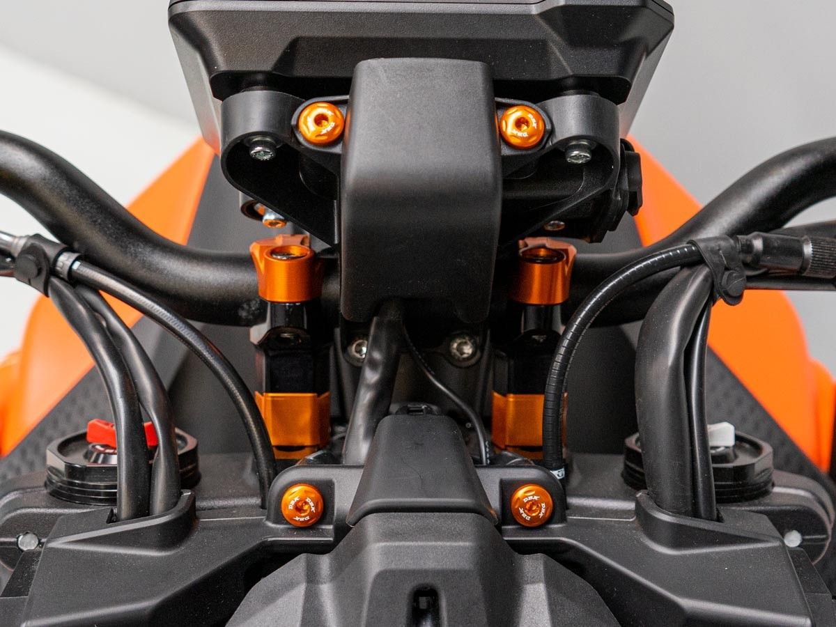 KVT72 - KIT DE TORNILLOS PARA PARABRISAS Y FARO KTM 990 DUKE