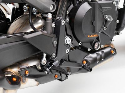 KVT74 - KIT TORNILLOS PROTECTORES DE ESCAPE KTM 990 DUKE KVT74 - KIT TORNILLOS PROTECTORES DE ESCAPE KTM 990 DUKE