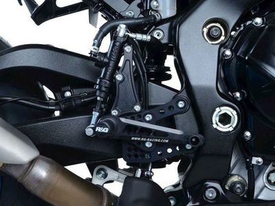 ESTRIBERAS RETARDANTES AJUSTABLES R&G SUZUKI GSX-R 1000 / R 2017-2022