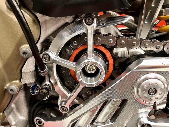 TAPA PIÑON DE ALUMINIO MOTOCORSE DUCATI STREETFIGHTER V4 / S 2020-2023