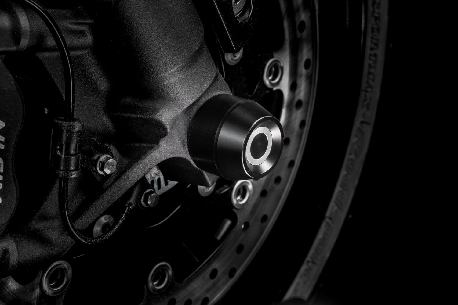 Protector de eje GTA GILLES TOOLING AXLE PROTECTORS GTA SUZUKI GSX-8 FR