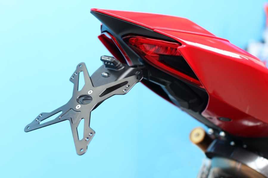 PORTA MATRÍCULA DE ALUMINIO AJUSTABLE EVOTECH DUCATI PANIGALE 899